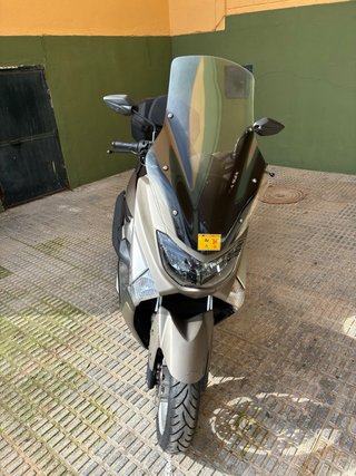 Yamaha NMAX 125 Gris Baúl