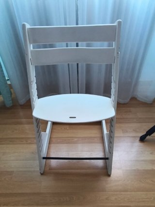Soporte violonchelo, atril,silla y sujetapicas.