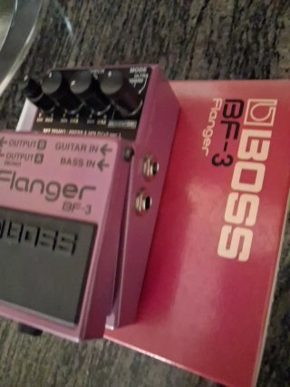 BOSS BF-3 Flanger Pedal Guitarra Bajo
