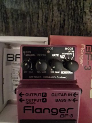 BOSS BF-3 Flanger Pedal Guitarra Bajo