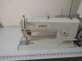 Máquina de coser industrial Brother