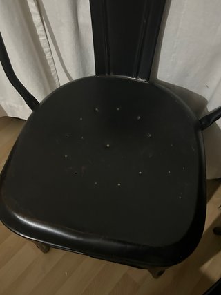 3 Sillas Metálicas Negras Tipo Tolix. 5€ cada una.