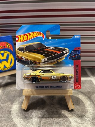 Hotwheels '70 Dodge Hemi Challenger Dorado