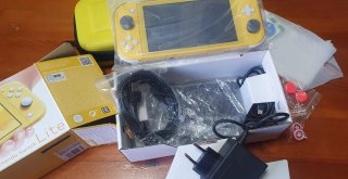 Nintendo Switch Lite Amarillo