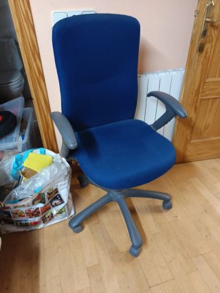 Silla de oficina azul
