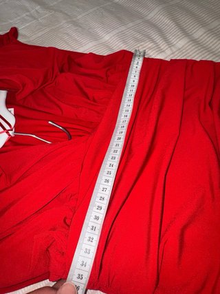 Vestido midi Zara rojo drapeado Talla M
