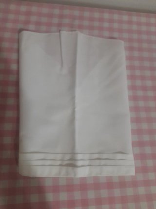 Uniforme de enfermera blanco y azul
