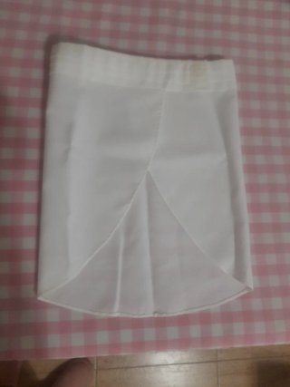 Uniforme de enfermera blanco y azul