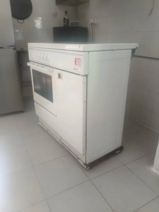 Horno de gas blanco