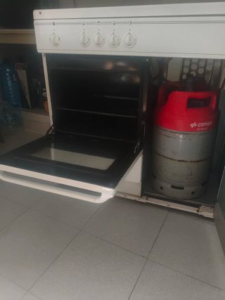 Horno de gas blanco