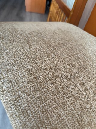Mesa de comedor de madera y plástico