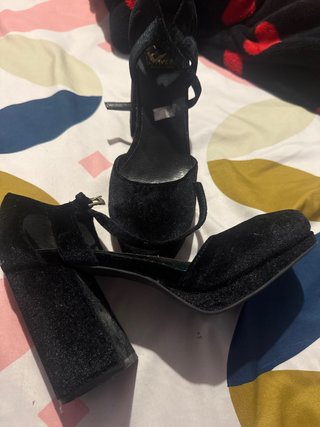 Sandalias de tacón negras