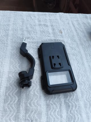 Soporte móvil con funda impermeable