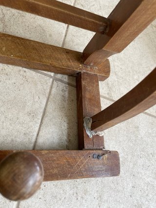 Perchero de madera antiguo para restaurar