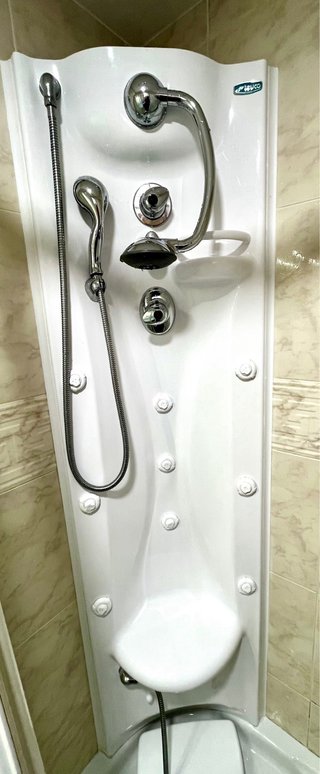 CONJUNTO BAÑO (Columna Hidromasaje Teuco, lavabo..