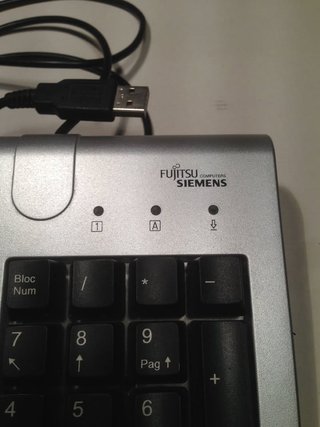 Tastiera Fujitsu Siemens con filo