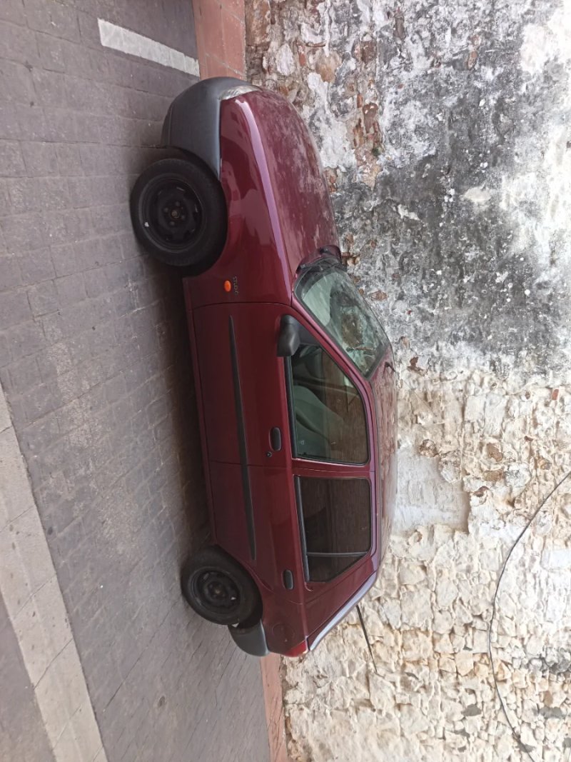 Ford Fiesta 1999 - foto 1