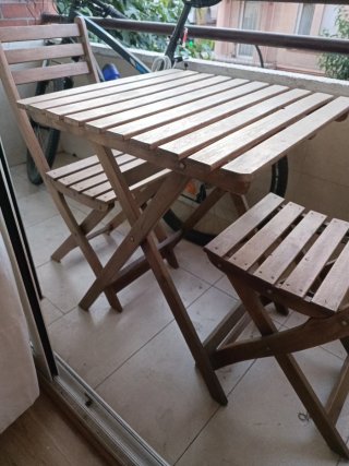 Conjunto mesa y sillas exterior madera