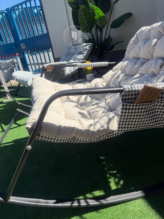 Nueva Silla Mecedora Tumbona Beige.