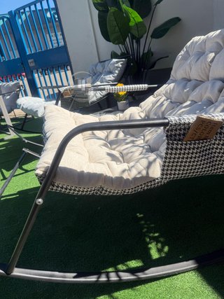 Nueva Silla Mecedora Tumbona Beige.