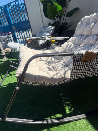 Nueva Silla Mecedora Tumbona Beige.