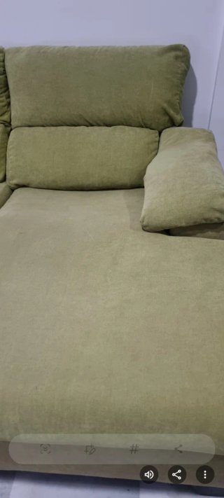 Mesa de comedor madera con crista y sofa chaiselon
