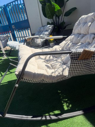 Nueva Silla Mecedora Tumbona Beige.