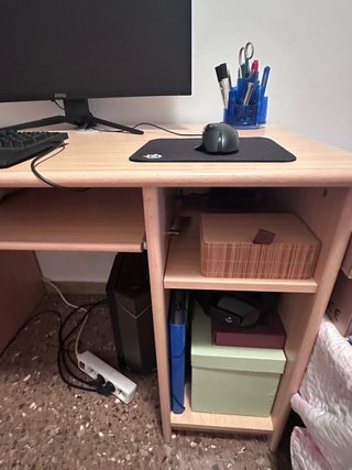 Escritorio con cajón extensible para teclado