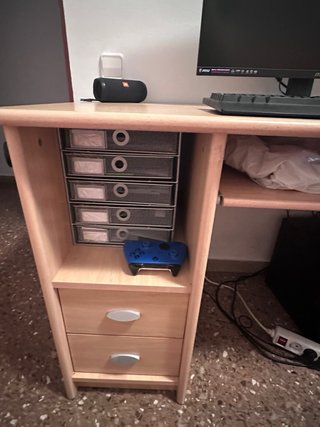 Escritorio con cajón extensible para teclado