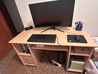 Escritorio con cajón extensible para teclado