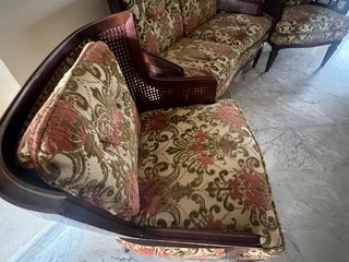 Conjunto clásico 3 piezas: sofá 2 plazas + 2 sillo