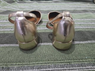 Zapatos dorados punta fina T38