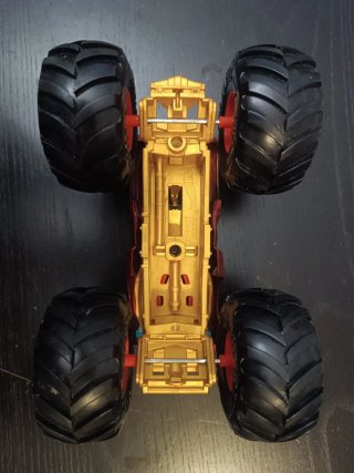 Monster Truck Hot Wheels Iron Man