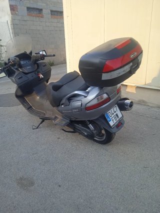 Suzuki Burgman 650 Executive Gris del año 2006
