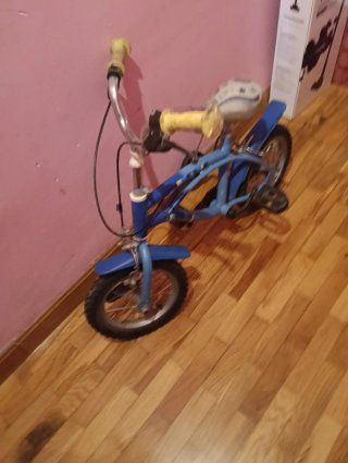 Bicicleta infantil azul
