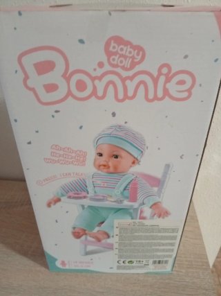 Muñeca Bonnie con trona y accesorios