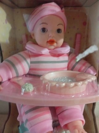 Muñeca Bonnie con trona y accesorios