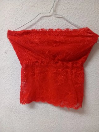 Blusa de encaje roja