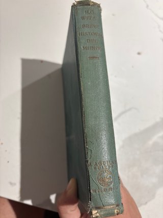 Libro antiguo “Breve historia del mundo”