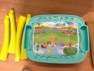 Play-Doh Mesa de Creación y Set Picnic