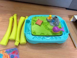 Play-Doh Mesa de Creación y Set Picnic
