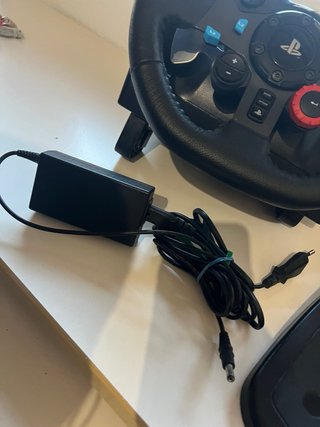 Volante Logitech G29 con Pedales