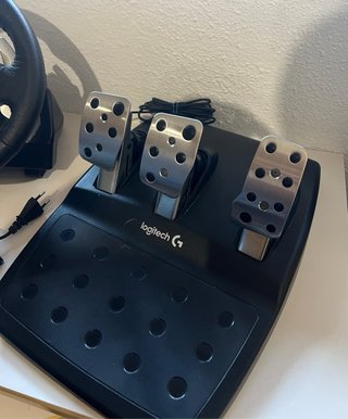 Volante Logitech G29 con Pedales