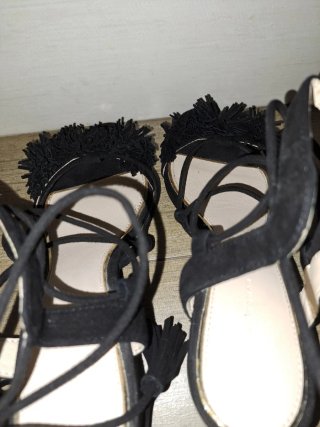 Sandalias negras con tacón de 6,5 cm