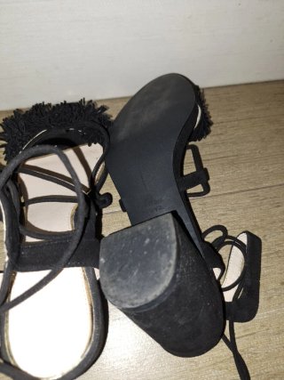 Sandalias negras con tacón de 6,5 cm