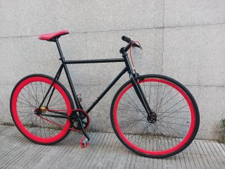 Bicicleta Fixie Negra y Roja Preciosa puesta a pun
