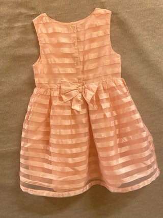 Vestido de encaje rojo para niña
