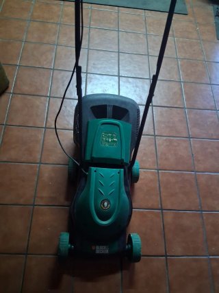 Cortacésped Eléctrico Black+Decker 30cm