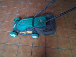 Cortacésped Eléctrico Black+Decker 30cm