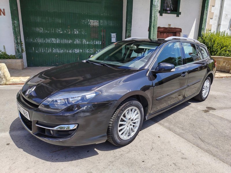 Renault Laguna grand tour 2.0 DCI 130CV(MUY NUEVO) - foto 1